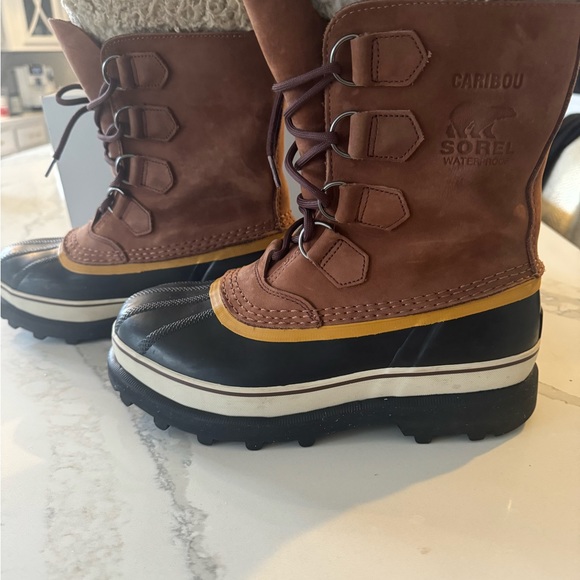 Sorel Caribou Waterproof Boots. Tan. Great condition. Only worn a few times. - Picture 4 of 10